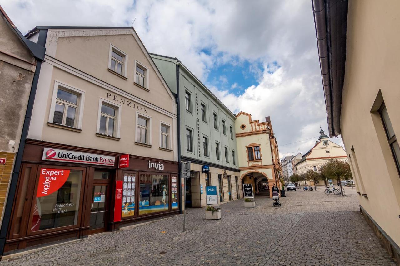 Dvůr Králové nad Labem Penzion Na Namesti מראה חיצוני תמונה