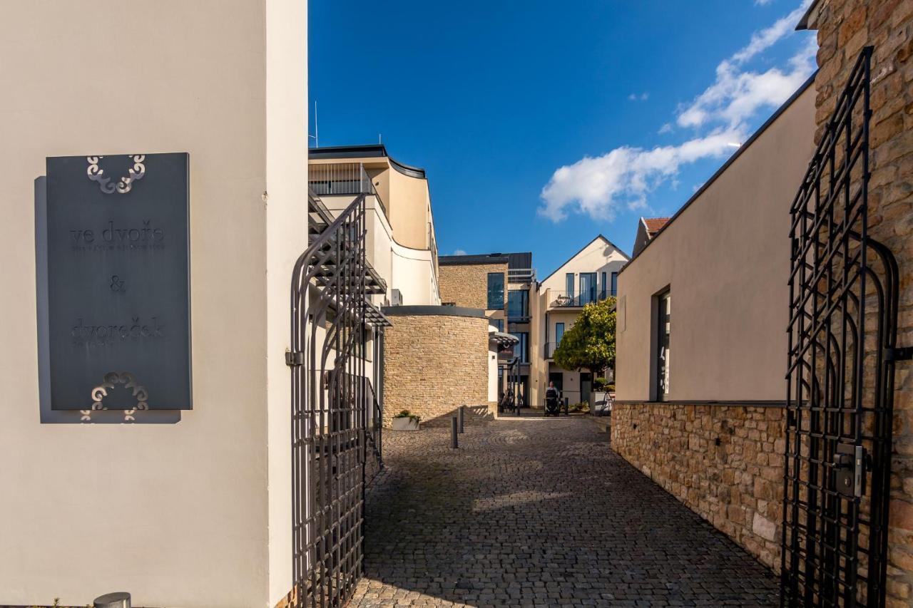 Dvůr Králové nad Labem Penzion Na Namesti מראה חיצוני תמונה